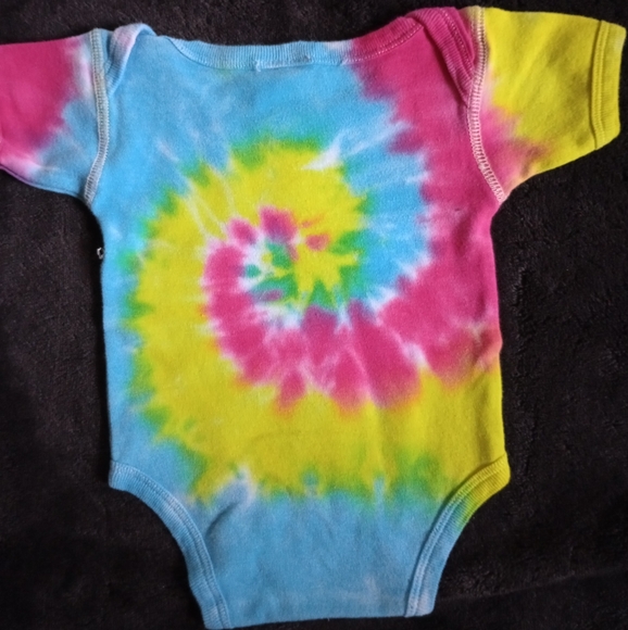 Baby onesie - Picture 2 of 2